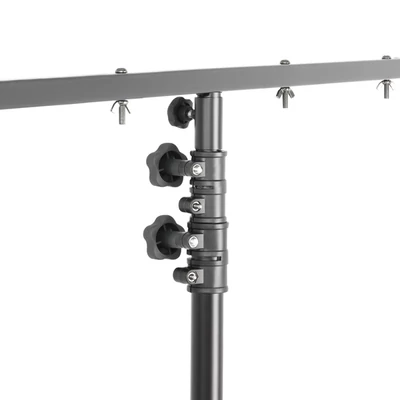 Adam Hall SLTS09 világításállvány